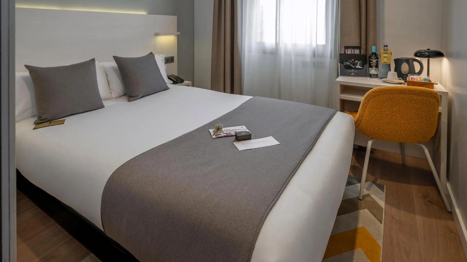 Serhs Carlit Boutique Hotel Barcelona 3*,  Spanje